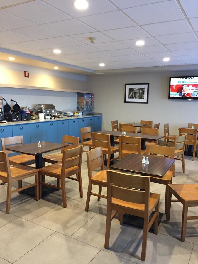Country Inn & Suites By Radisson, Green Bay, Wi Ashwaubenon Экстерьер фото